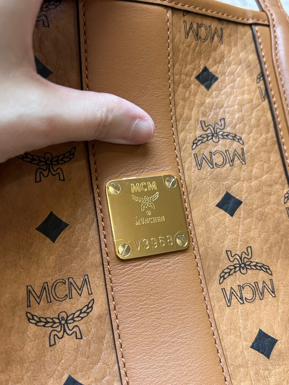 NWT MCM Reversible Liz Shopper Tote in Visetos Cognac Sz Large - Picture 6 of 16